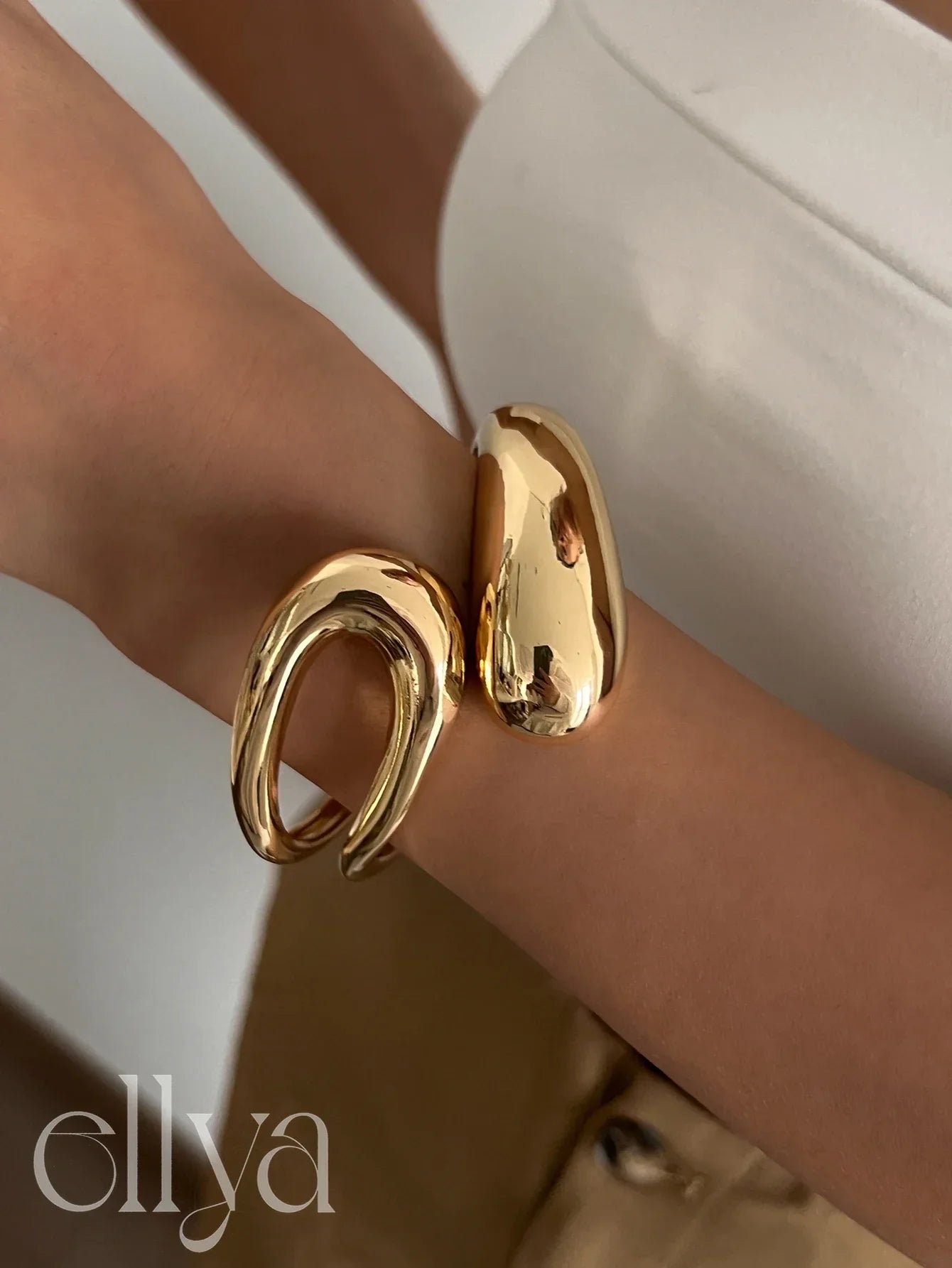 צמיד וינטג' לנשים – קפיץ מתכתי במראה ייחודי