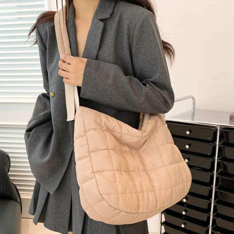 תיק כתף מרופד לנשים