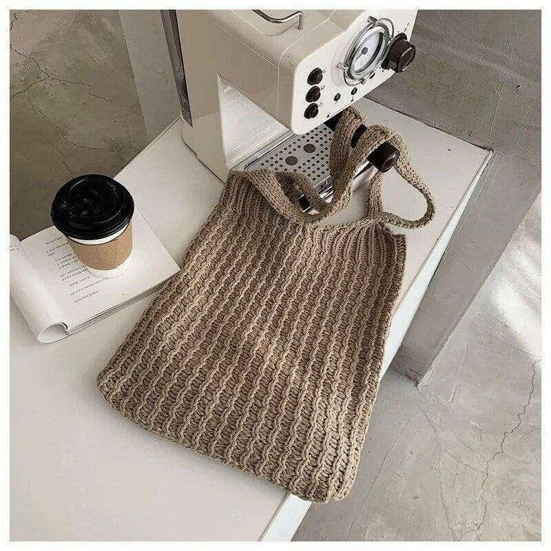 Women's knitted shoulder bag