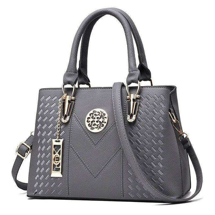 Leather bag with buckle