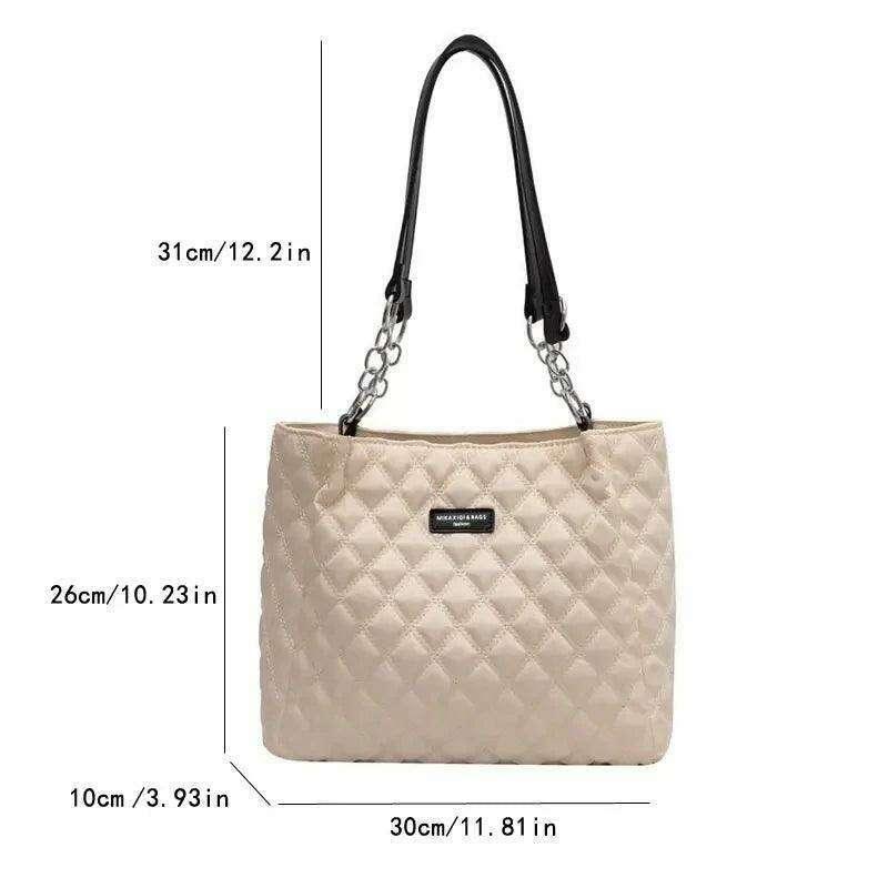 Luxuriously designed padded shoulder bag for women