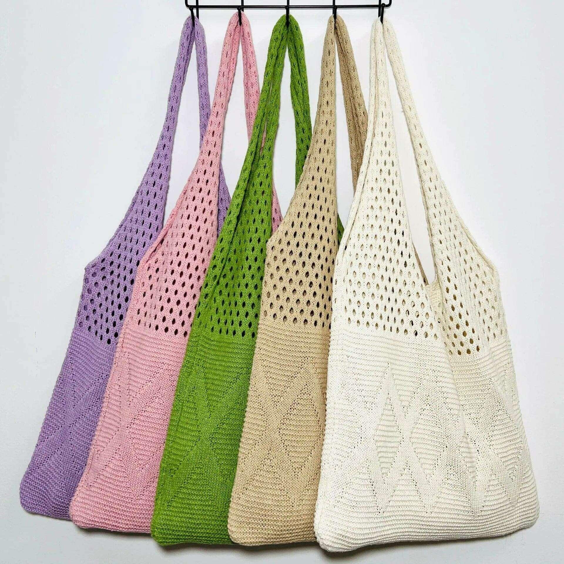 Knitted shoulder bag with an airy design