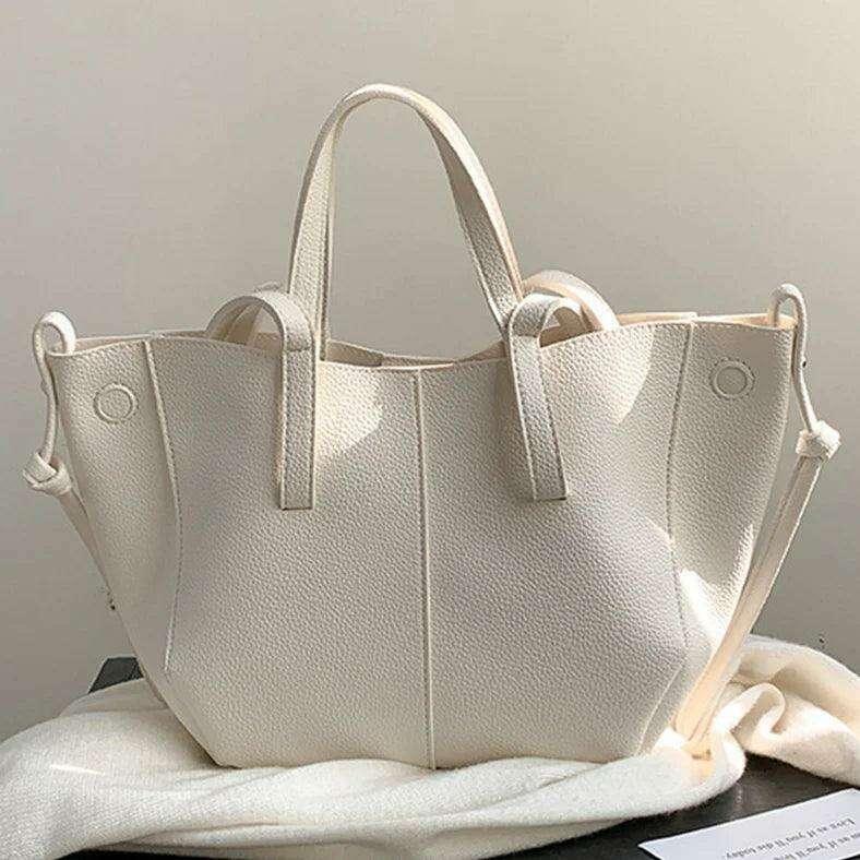 Women's tote bag with a classic and modern design