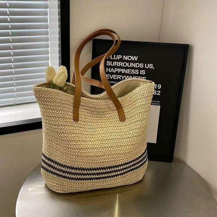 תיק קש בעיצוב אלגנטי ומודרני לנשים