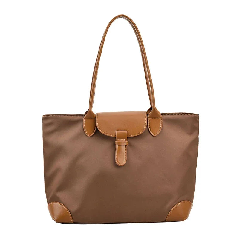 Everyday shoulder bag for women – classic, spacious and elegant