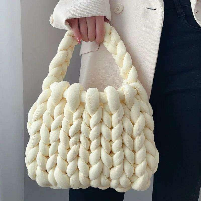 Coarse knitted shoulder bag