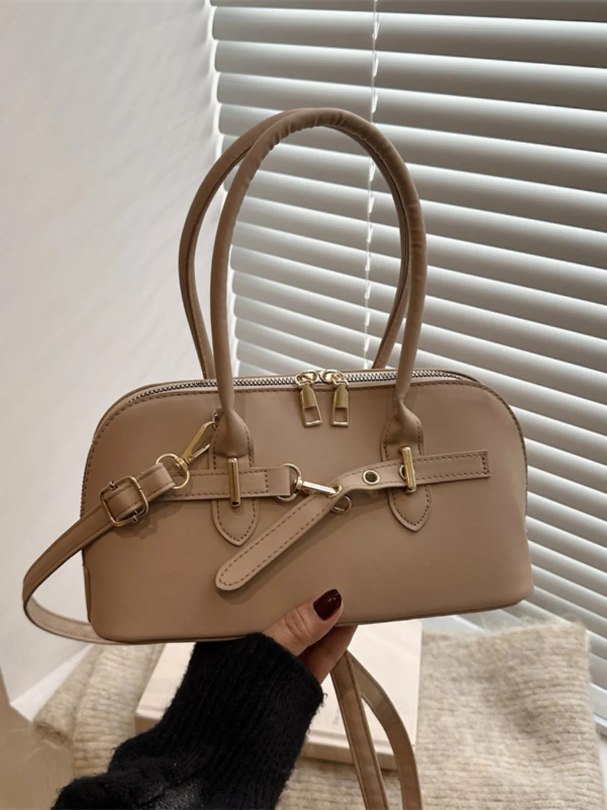 תיק כתף מרופד קטן לנשים