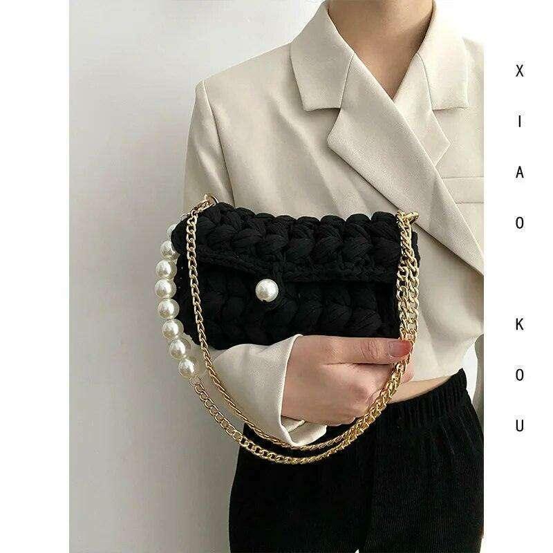Women's shoulder bag handmade with crocheted rope 