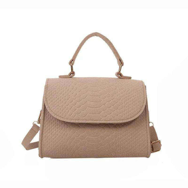 תיק יד אופנתי לנשים – סטייל שמתאים לכל סיטואציה