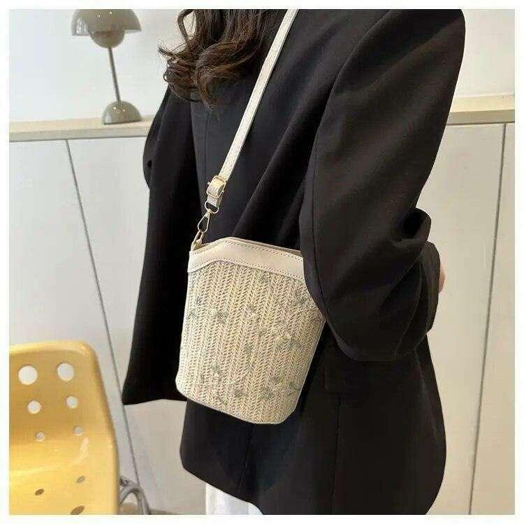 תיק צד מעוצב מקש בעיצוב פרחוני לנשים