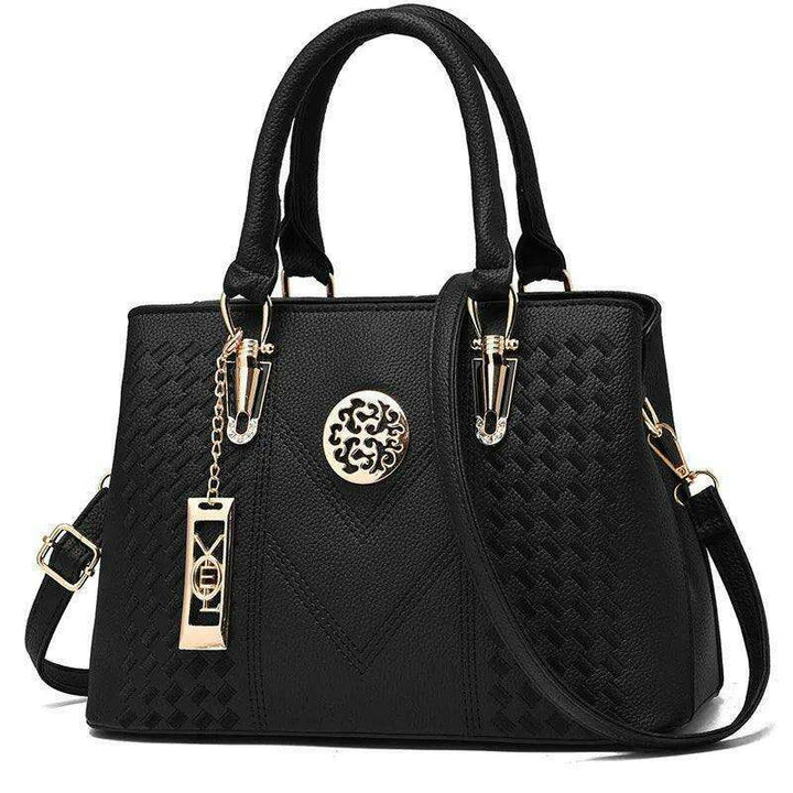 Leather bag with buckle
