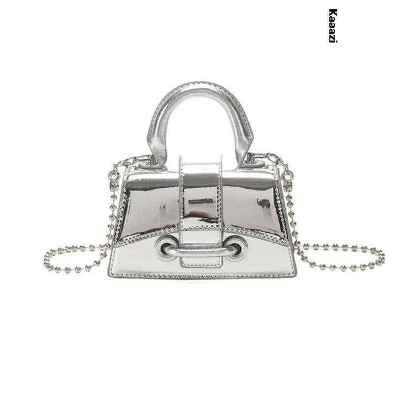 תיק יד מעוצב בעיצוב ייחודי ונוצץ