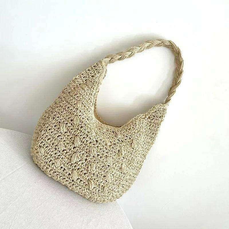 A practical and stylish summer bag