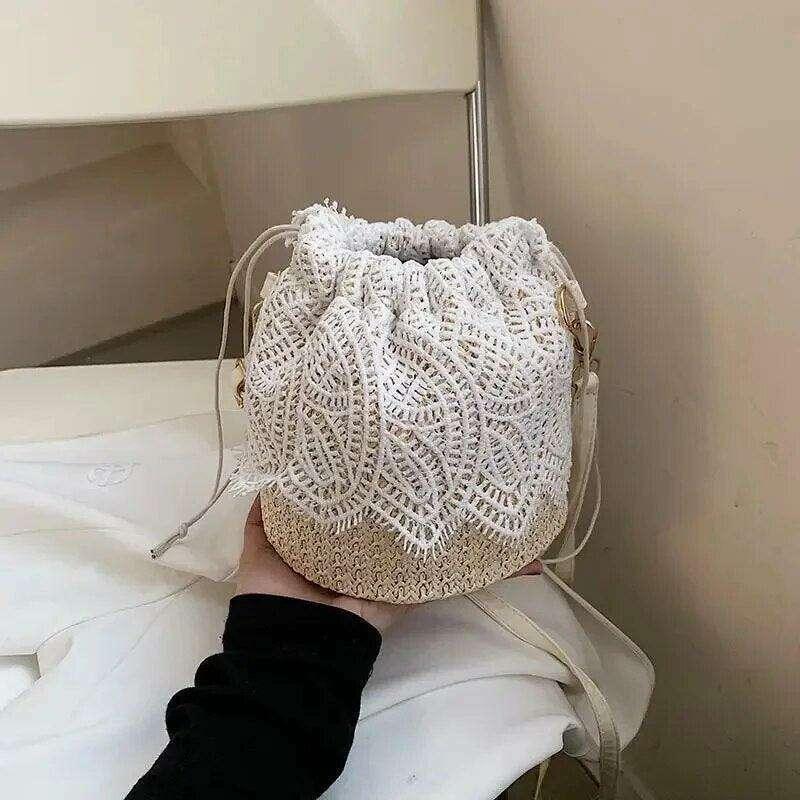 תיק קש סרוג עם תחרה לנשים