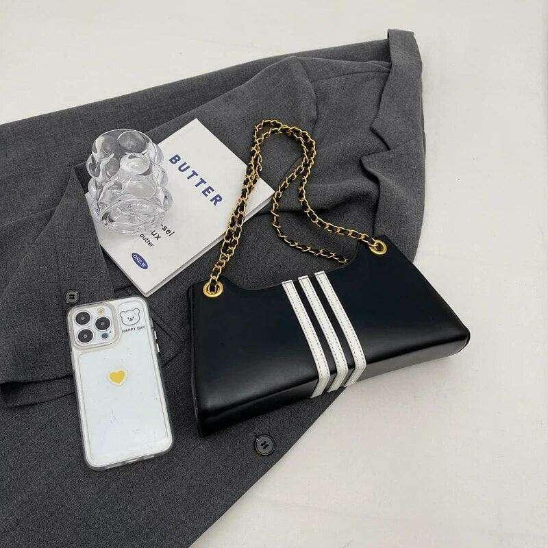 Luxury shoulder bag for women with metal chain