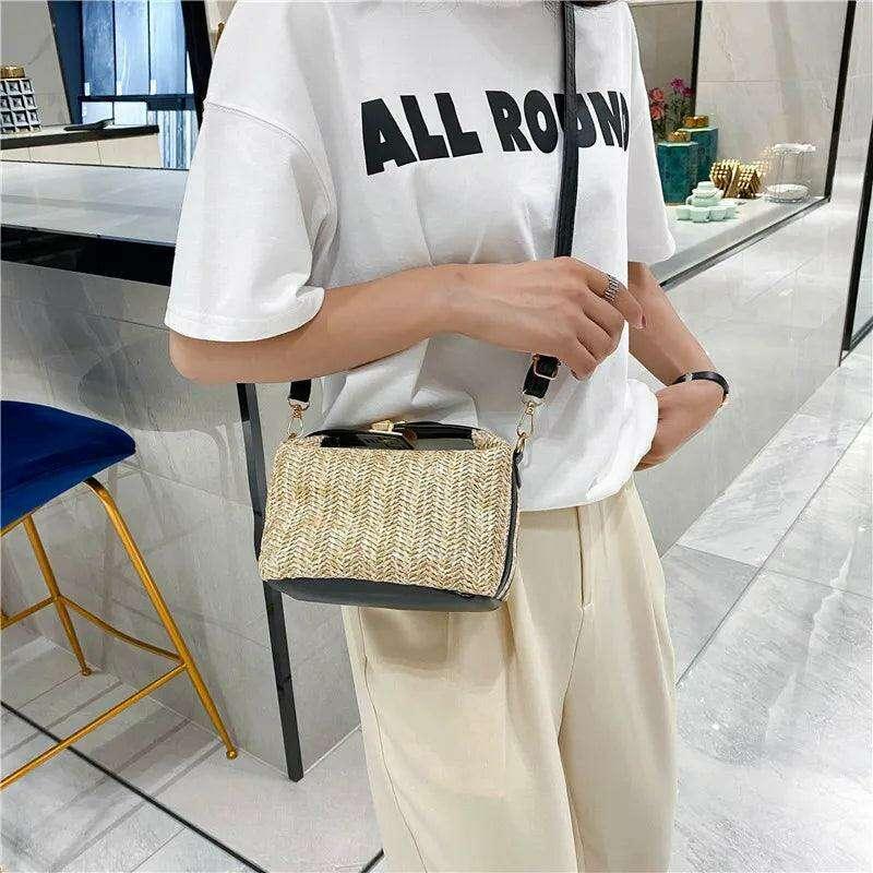 תיק קש מרובע בעיצוב יוקרתי