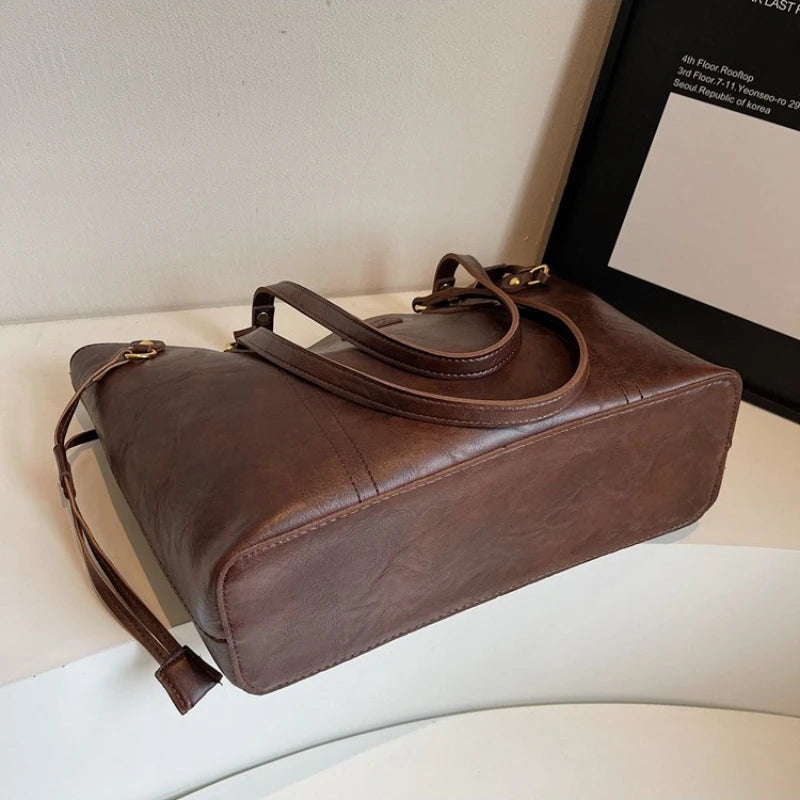 תיק כתף יוקרתי לנשים – עיצוב מרווח ואלגנטי