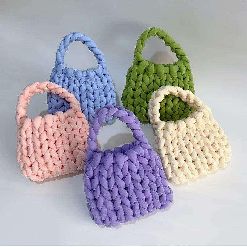 Coarse knitted shoulder bag
