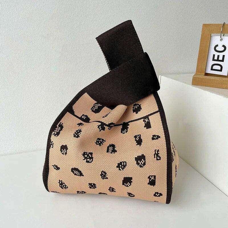 תיק בד עם דוגמת לבבות