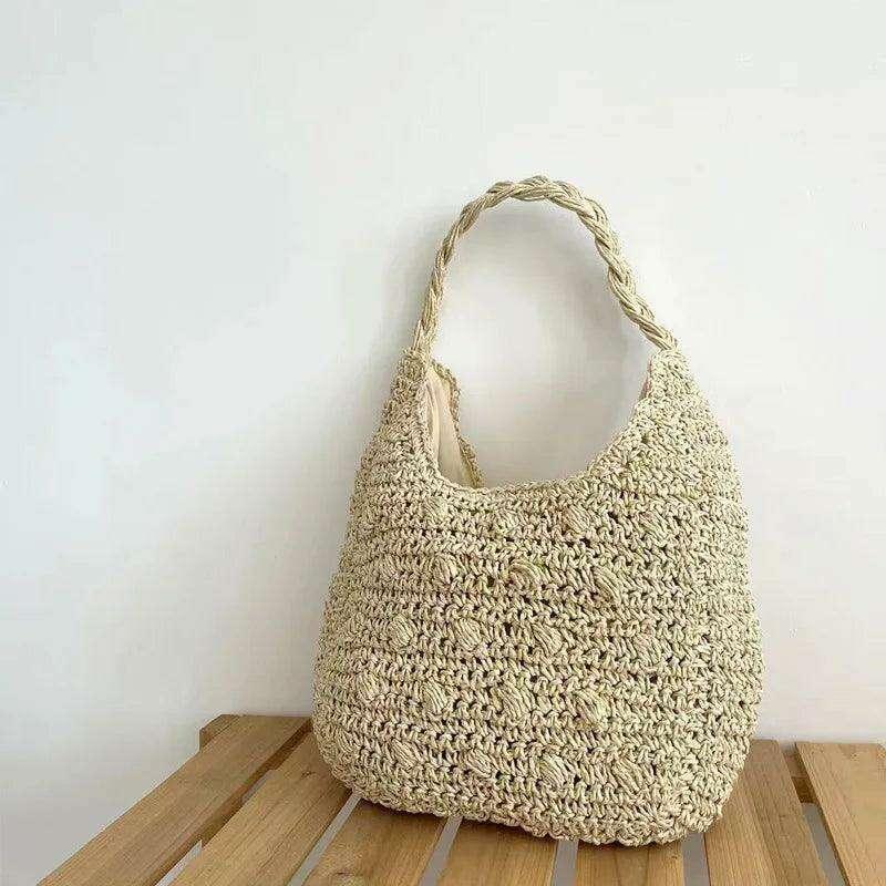 A practical and stylish summer bag