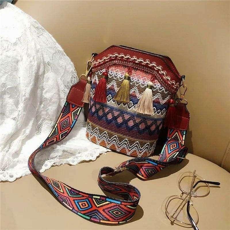 Bohemian style shoulder bag with fringe decorations