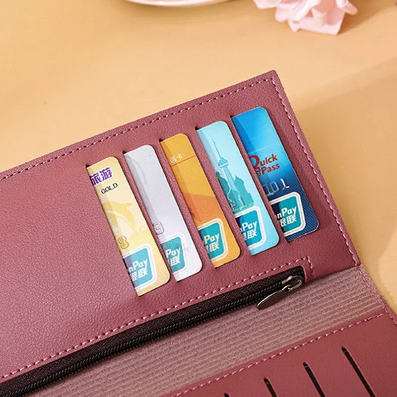 ארנק קלאץ' לנשים – עיצוב מעטפה עם קישוט זהוב