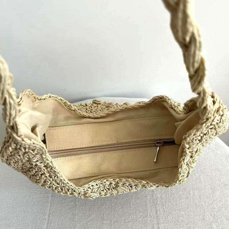 A practical and stylish summer bag