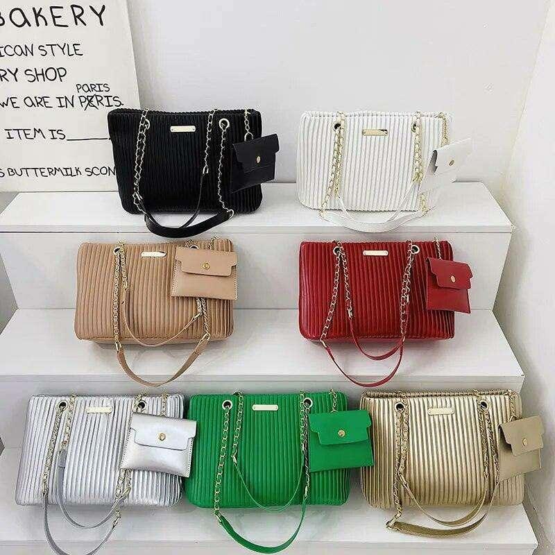 תיק צד קלאסי לנשים עם עיצוב קפלים ושרשרת אלגנטית