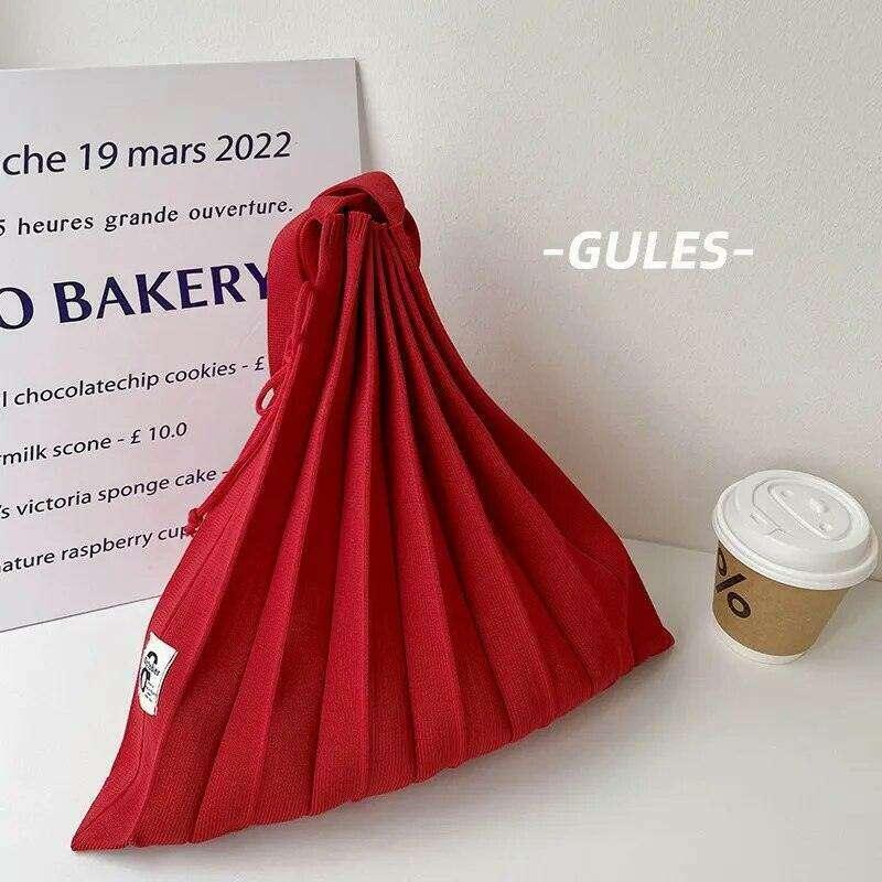 Pleated fabric crossbody bag for women – lightweight design and everyday comfort