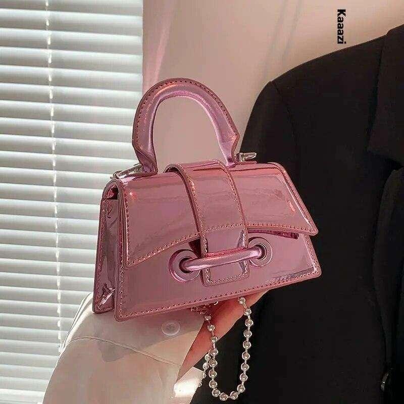 תיק יד מעוצב בעיצוב ייחודי ונוצץ