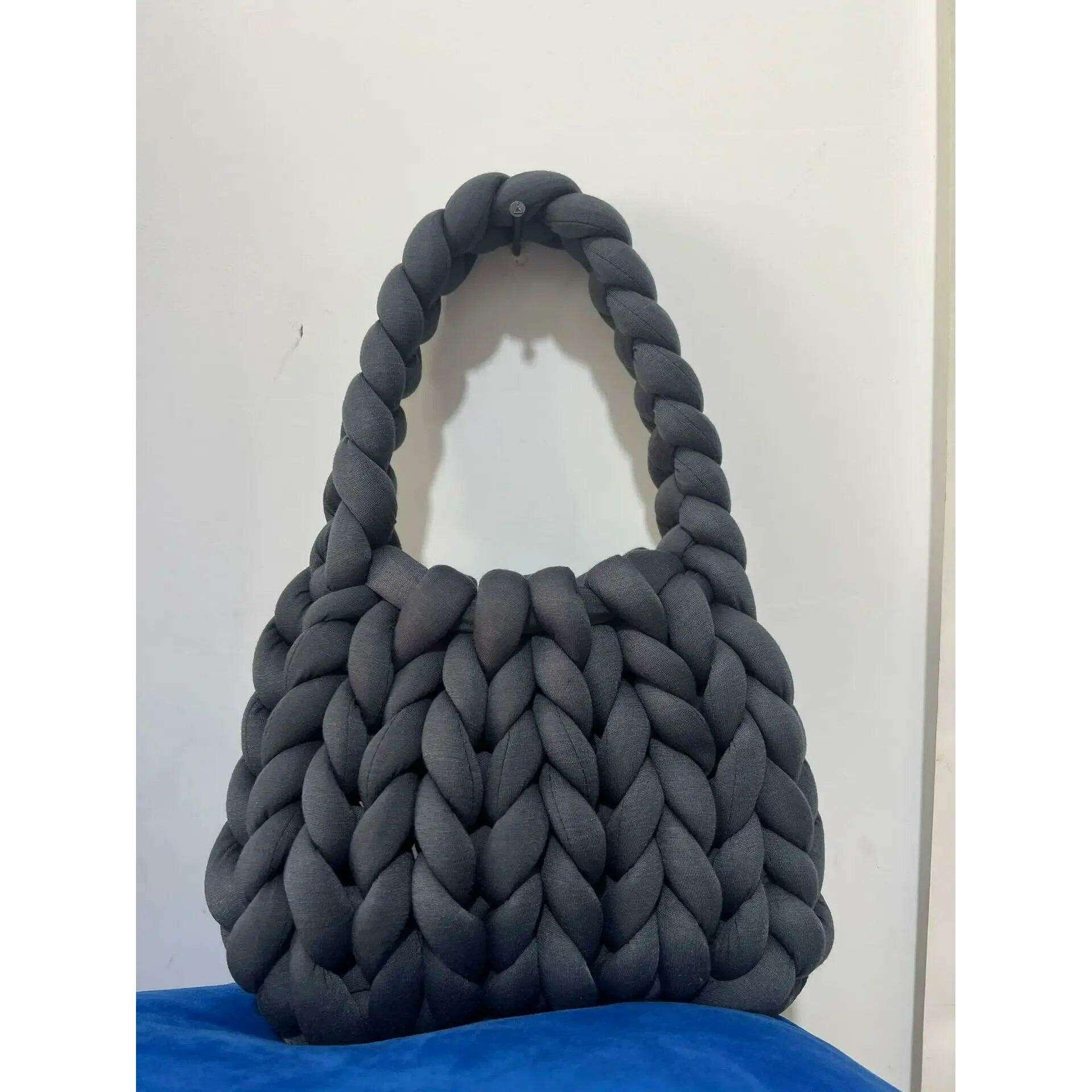 Coarse knitted shoulder bag