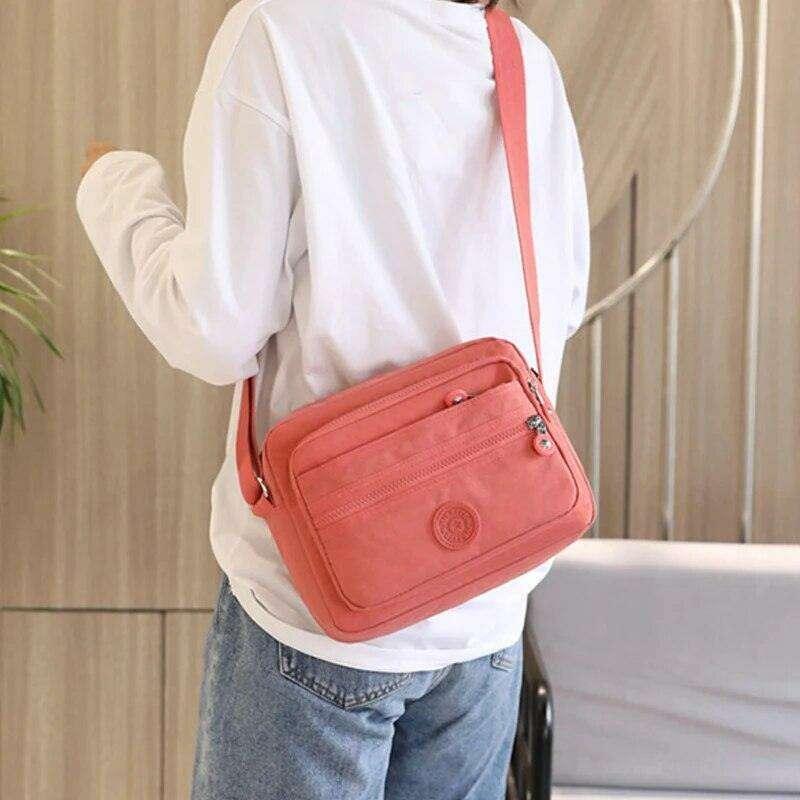 Women's shoulder bag with minimalist design