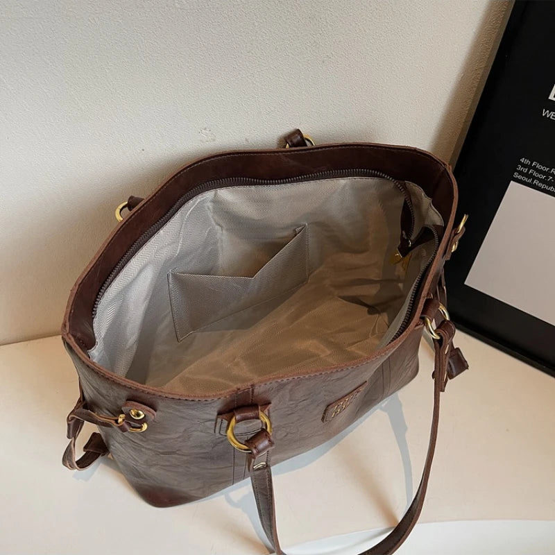 תיק כתף יוקרתי לנשים – עיצוב מרווח ואלגנטי