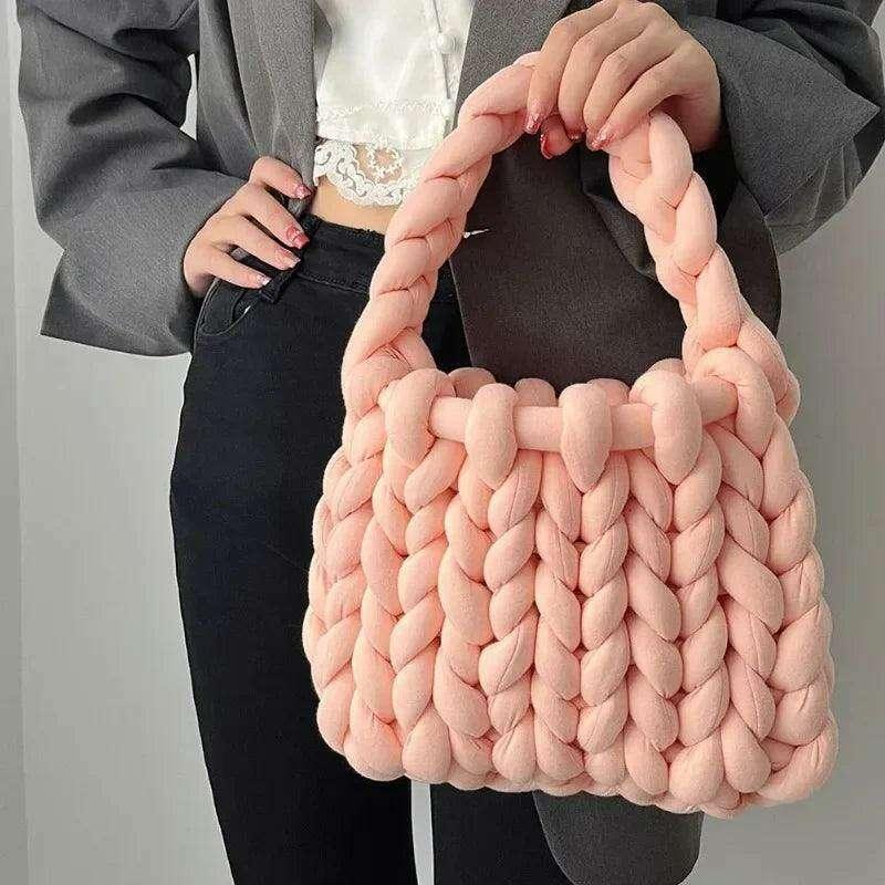 Coarse knitted shoulder bag
