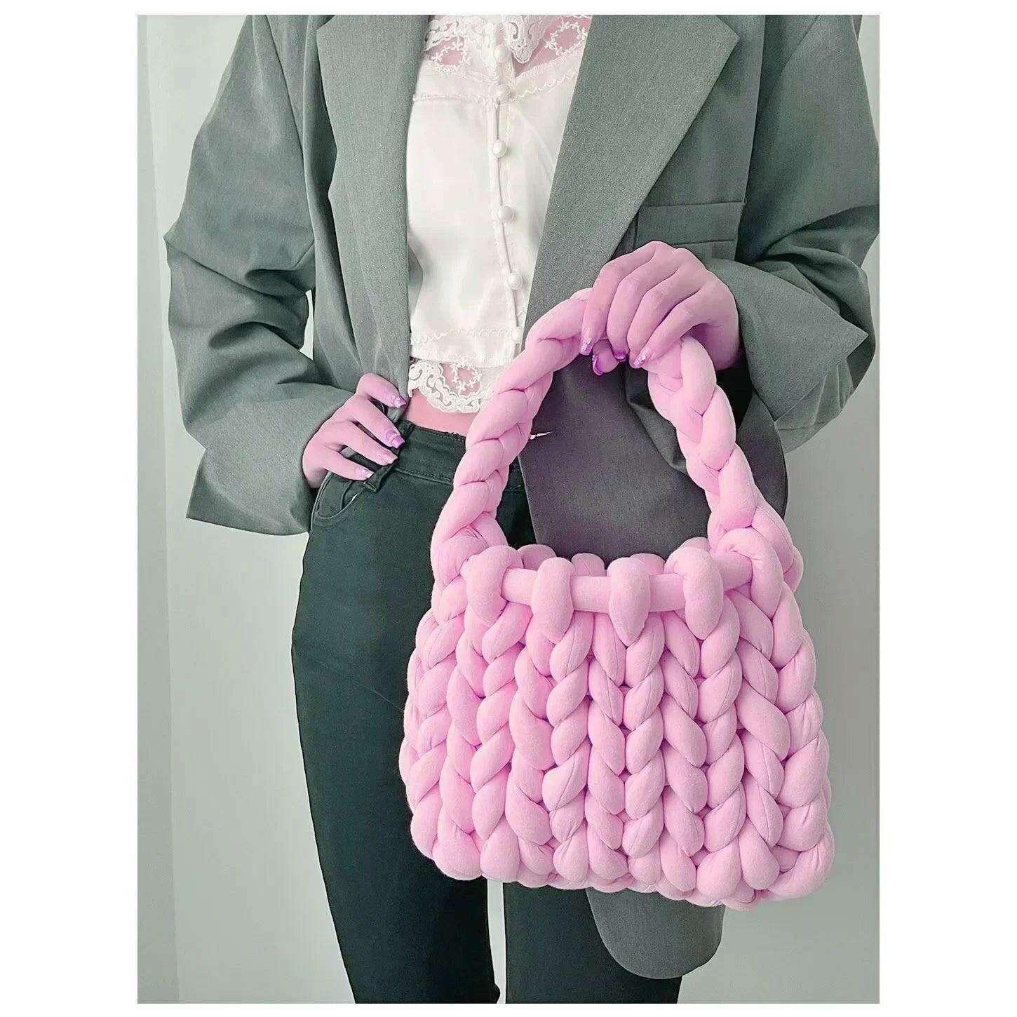 Coarse knitted shoulder bag