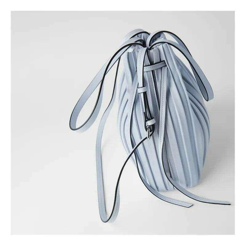 Striped sack bag with a unique and modern design