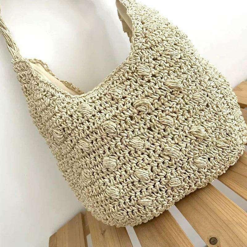 A practical and stylish summer bag