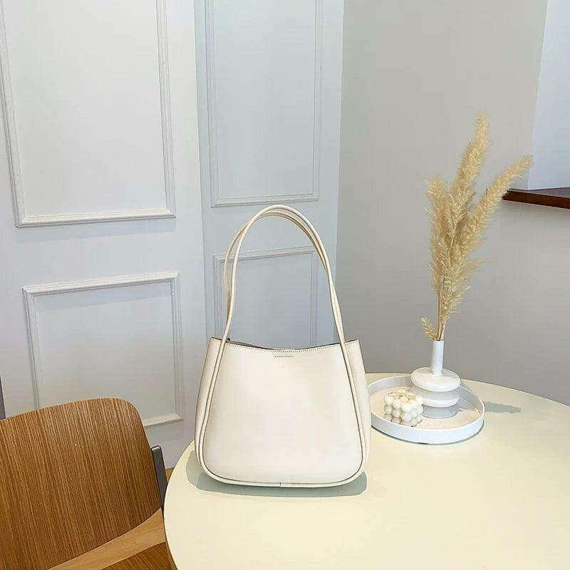 Luxury shoulder bag for women – minimalist and classic design