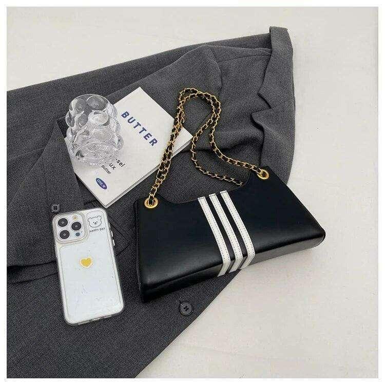Luxury shoulder bag for women with metal chain