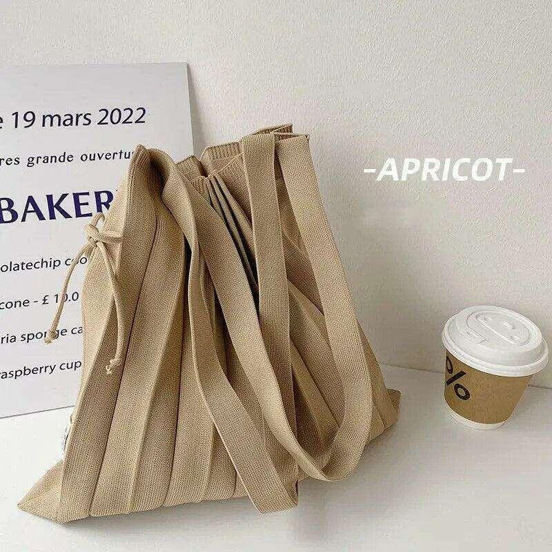 Pleated fabric crossbody bag for women – lightweight design and everyday comfort