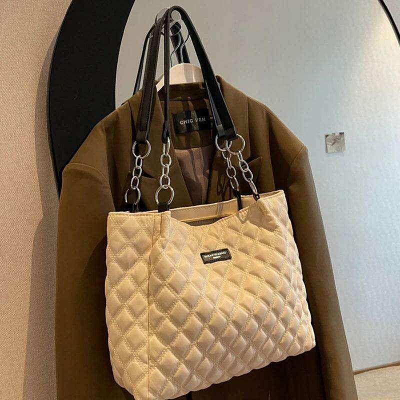 Luxuriously designed padded shoulder bag for women