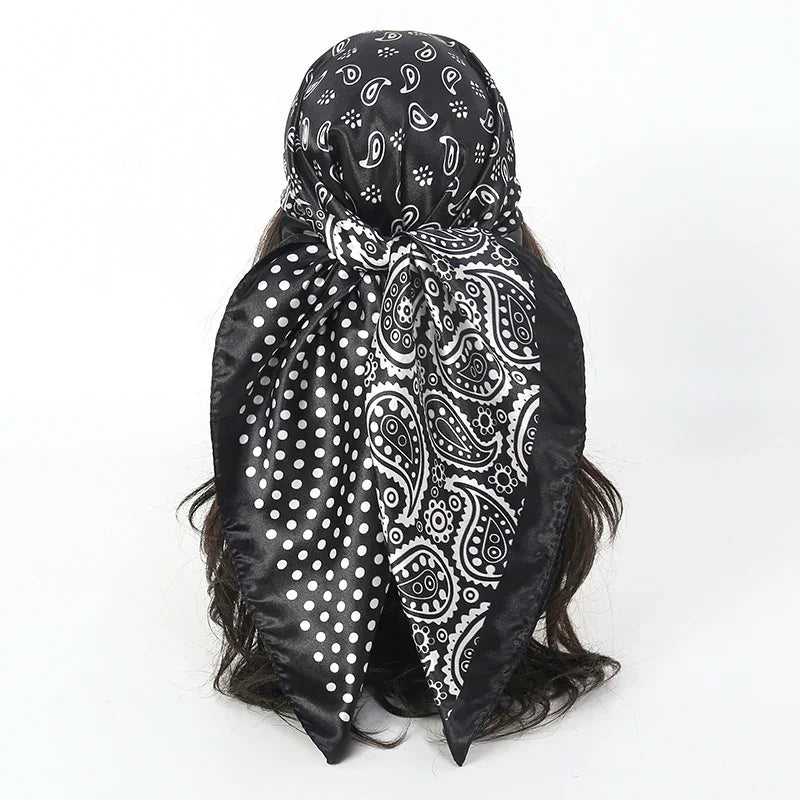 מטפחת סאטן אלגנטית – שיק מודרני לנשים