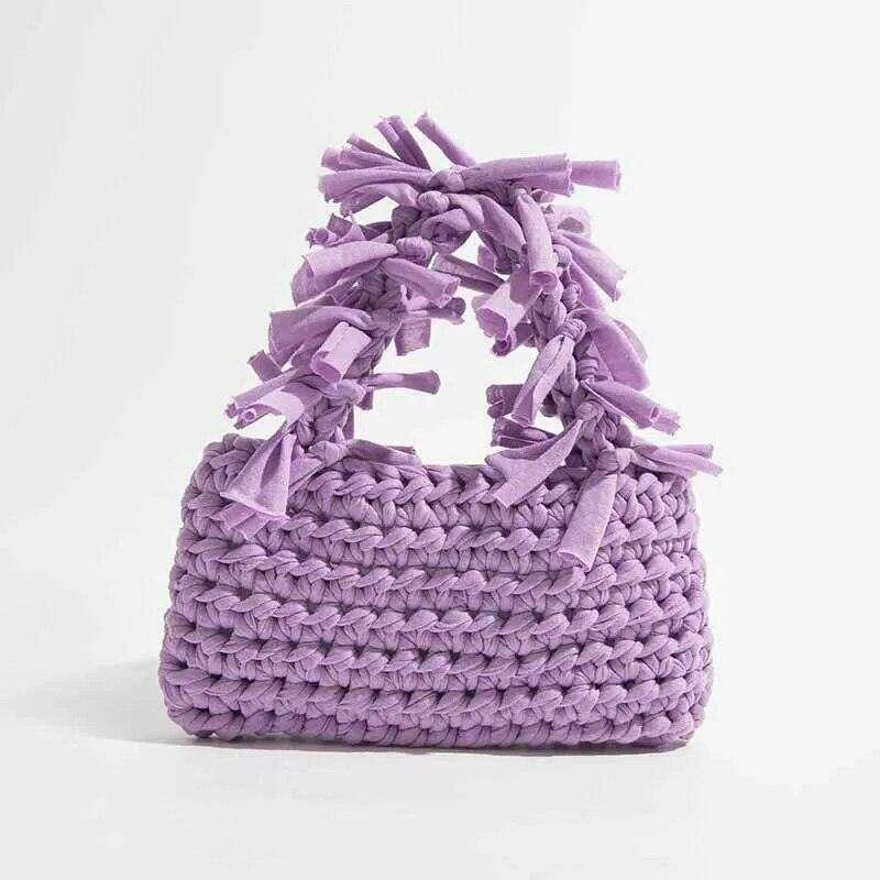 תיק סרוג בעיצוב טרנדי עם חוטים פרועים