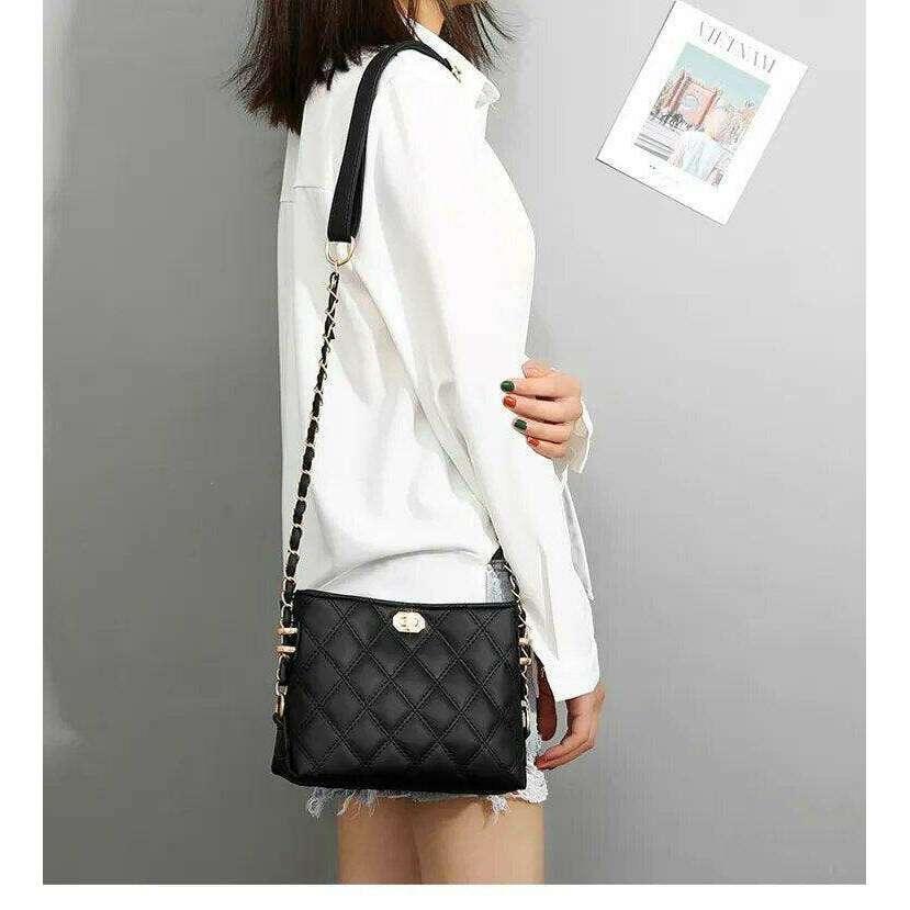 Fashionable shoulder bag for women