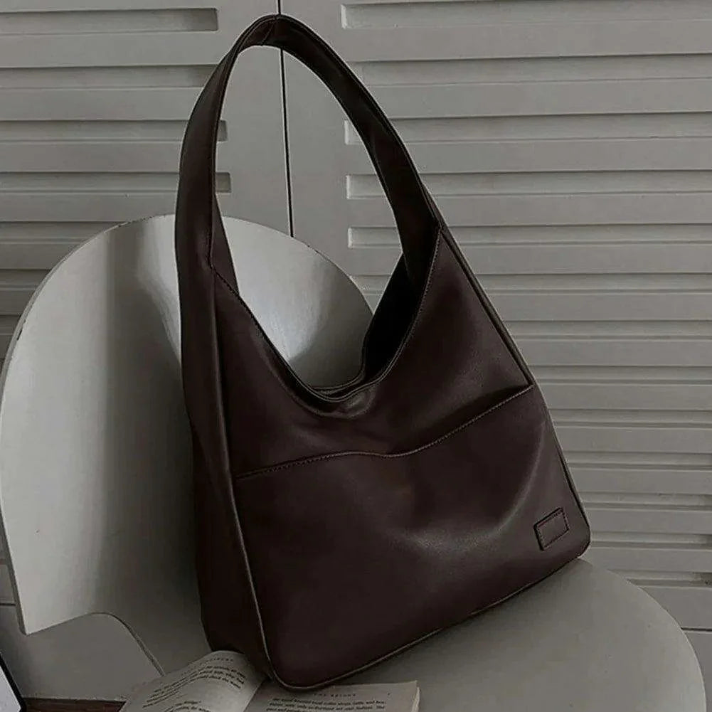 Minimalist shoulder bag for women - practicality and style in one design 
