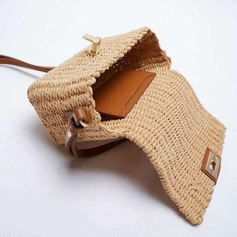 תיק קש אלגנטי עם רצועת כתף ועיצוב ייחודי