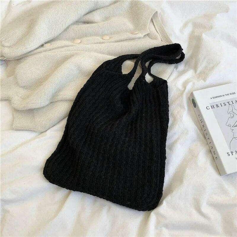 Women's knitted shoulder bag