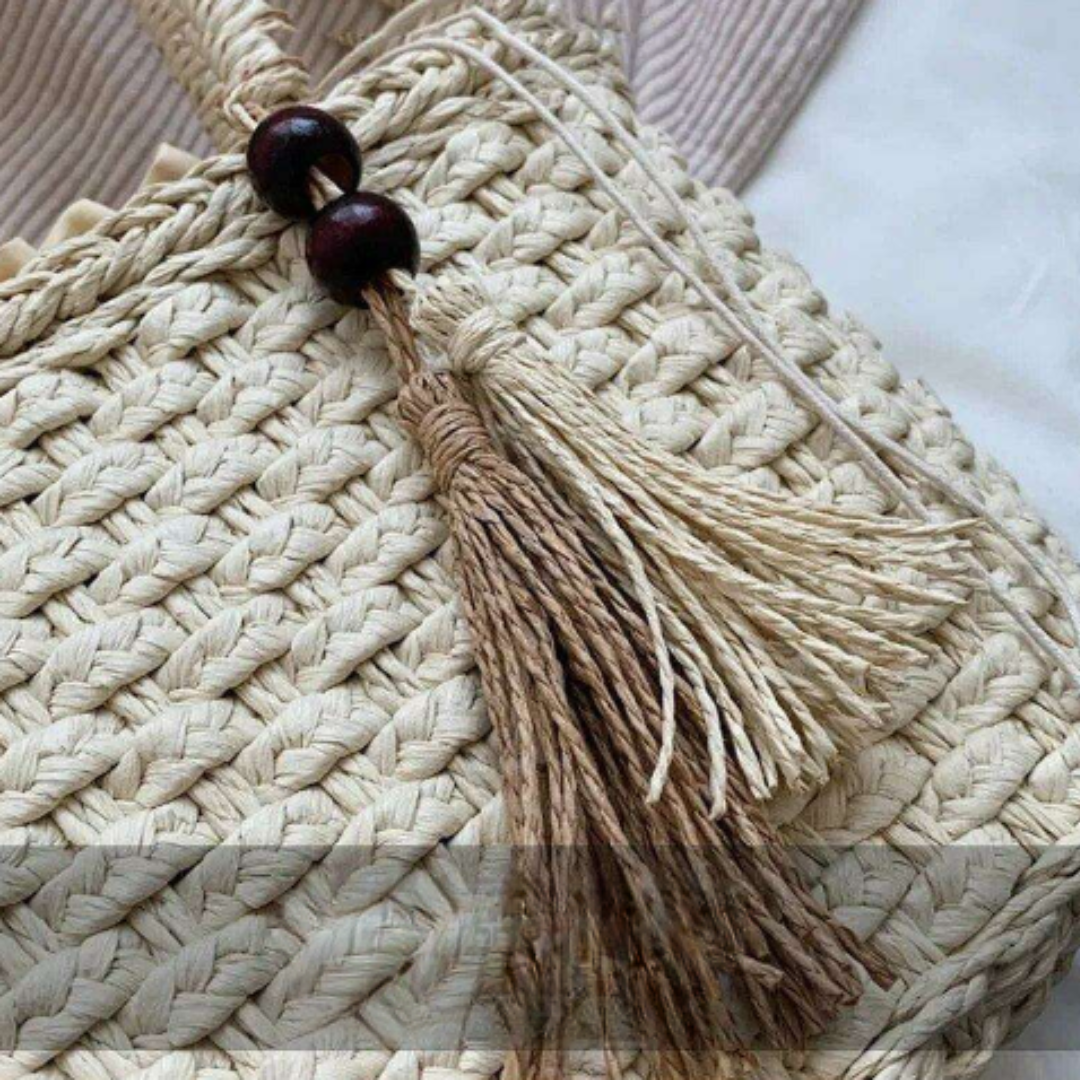 Fashionable tassel straw bag